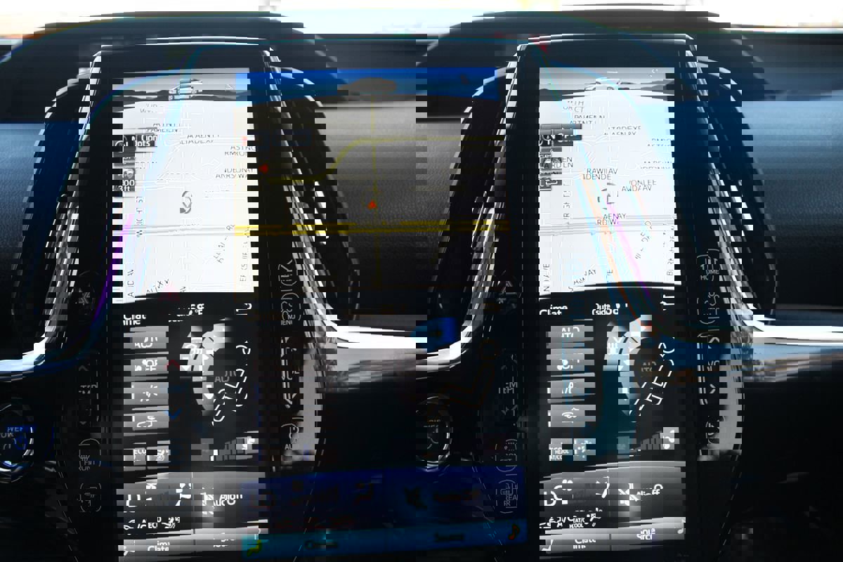 Used 2017 Toyota Prius Prime Premium image 26