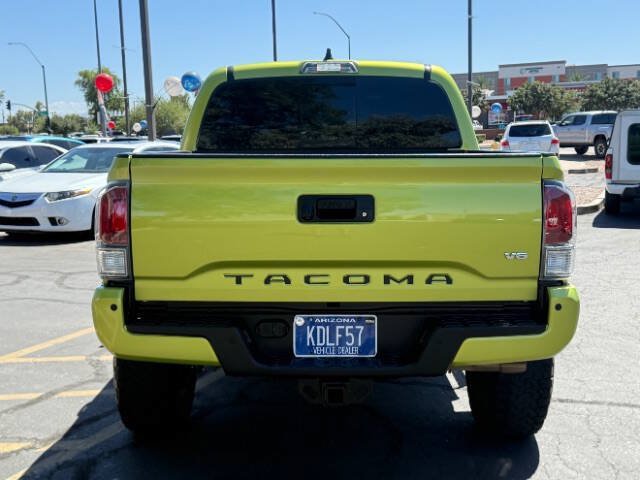 Used 2023 Toyota Tacoma TRD Sport w/ TRD Premium Sport Package AWD/4WD image 4