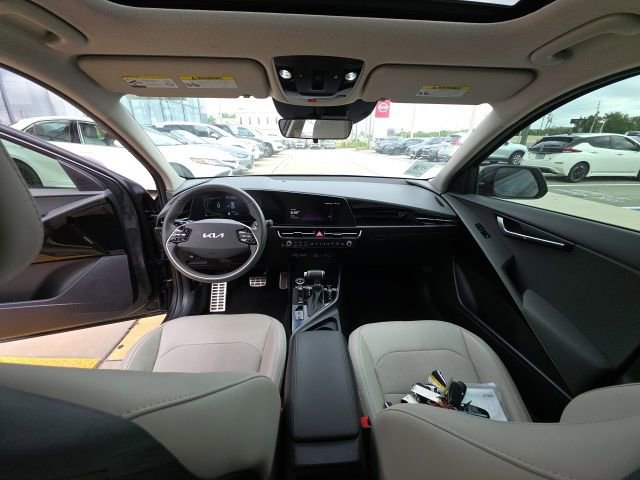 Used 2023 Kia Niro EX Touring image 25