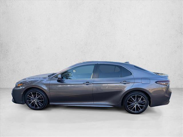 Used 2021 Toyota Camry SE w/ Cold Weather Package image 9