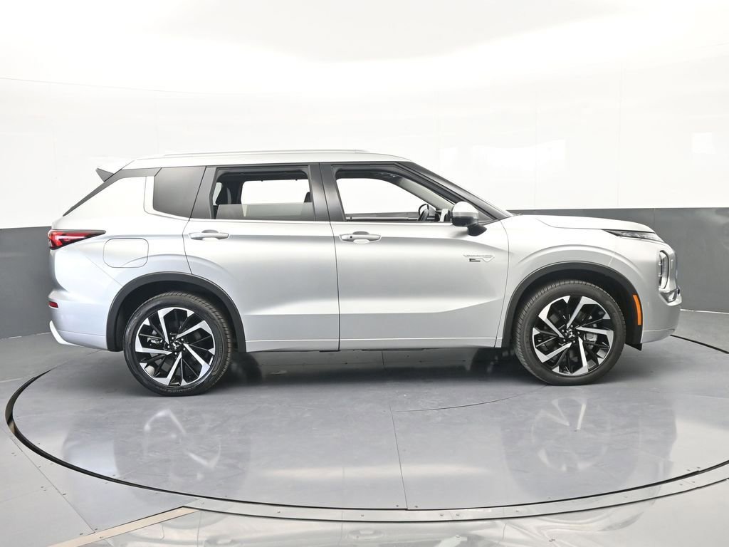 New 2025 Mitsubishi Outlander SEL image 7