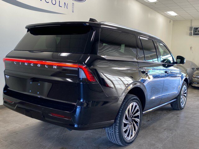 New 2025 Lincoln Navigator Black Label AWD/4WD image 10