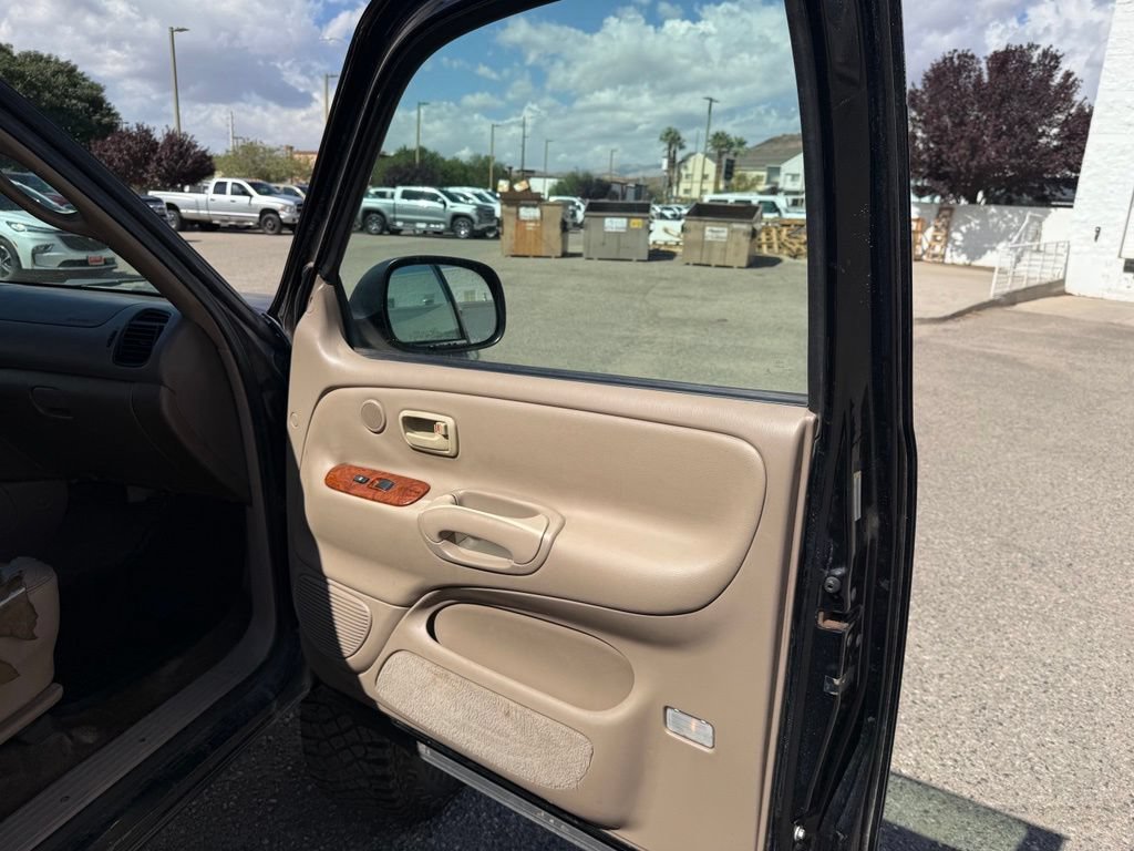 Used 2004 Toyota Tundra Limited w/ Towing Pkg AWD/4WD image 19