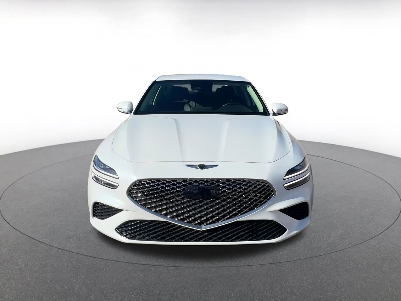 Used 2025 Genesis G70 2.5T image 4