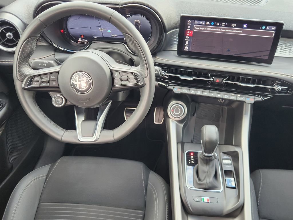Used 2025 Alfa Romeo Tonale AWD/4WD image 27