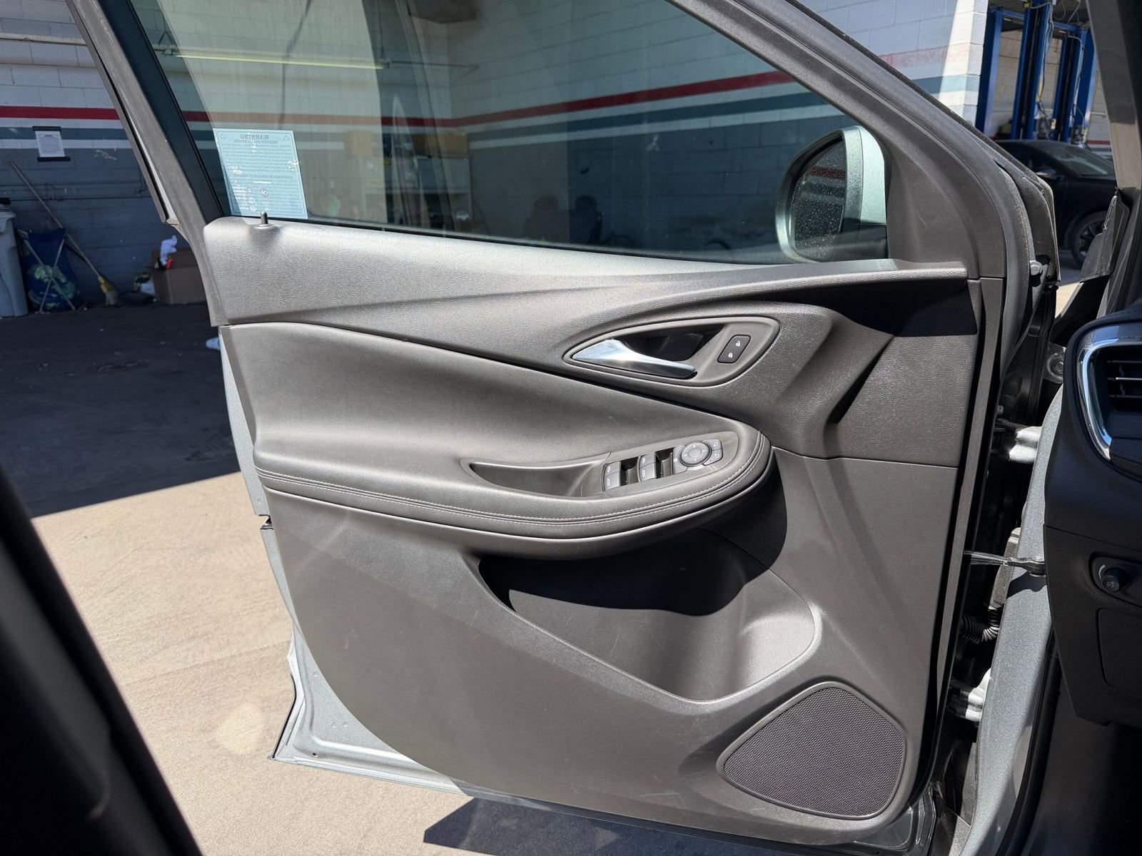 Used 2025 Buick Encore GX Preferred image 18