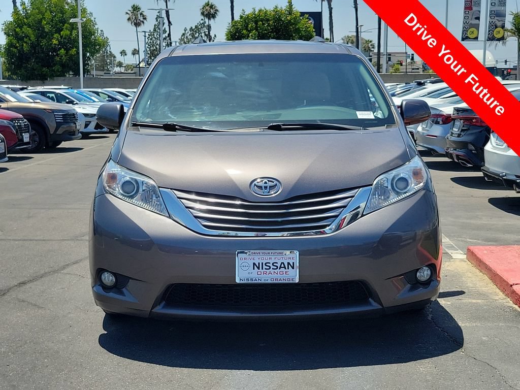 Used 2017 Toyota Sienna XLE w/ XLE Navigation Package FWD image 2