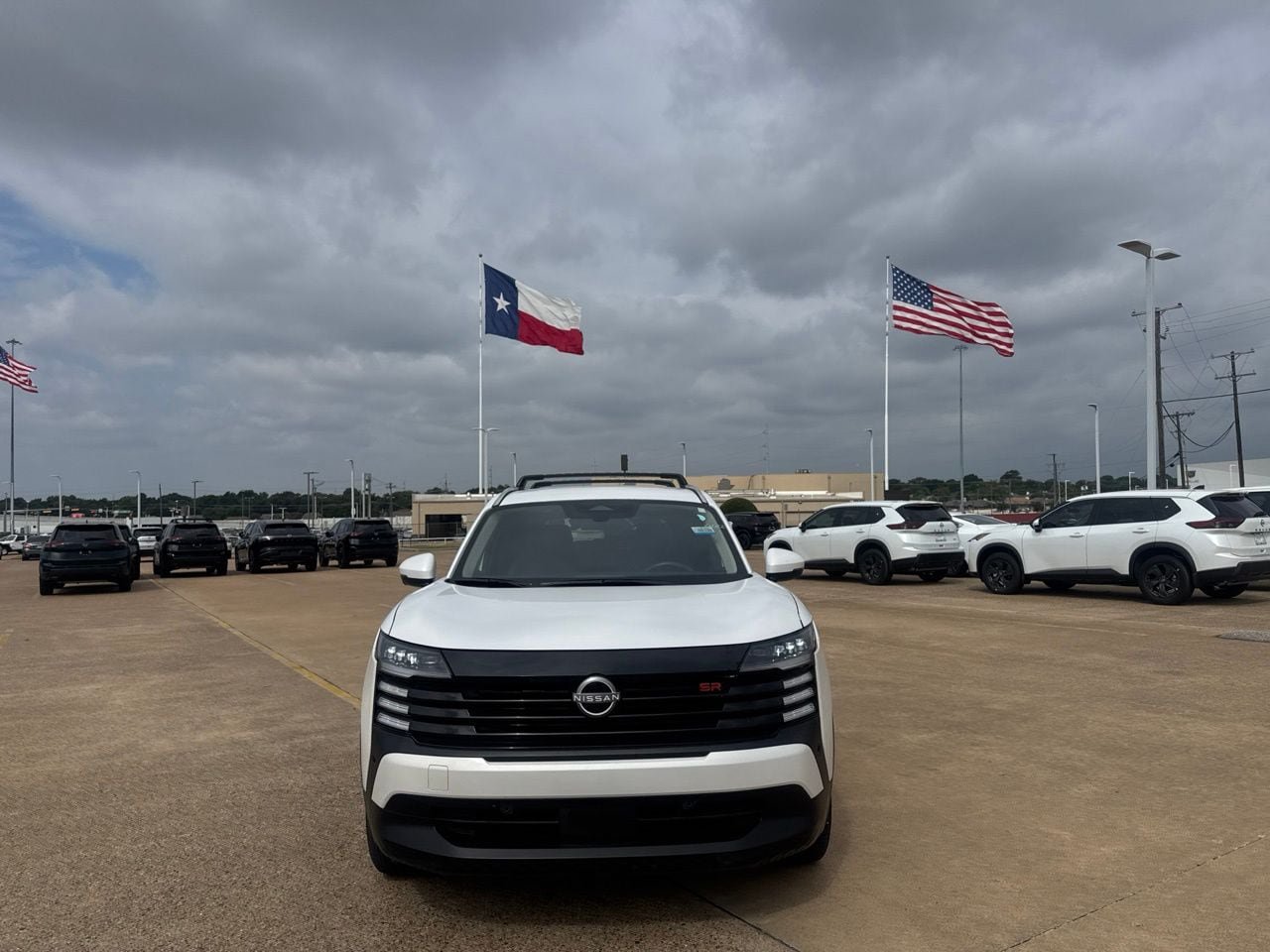 Certified 2025 Nissan Kicks SR FWD image 5