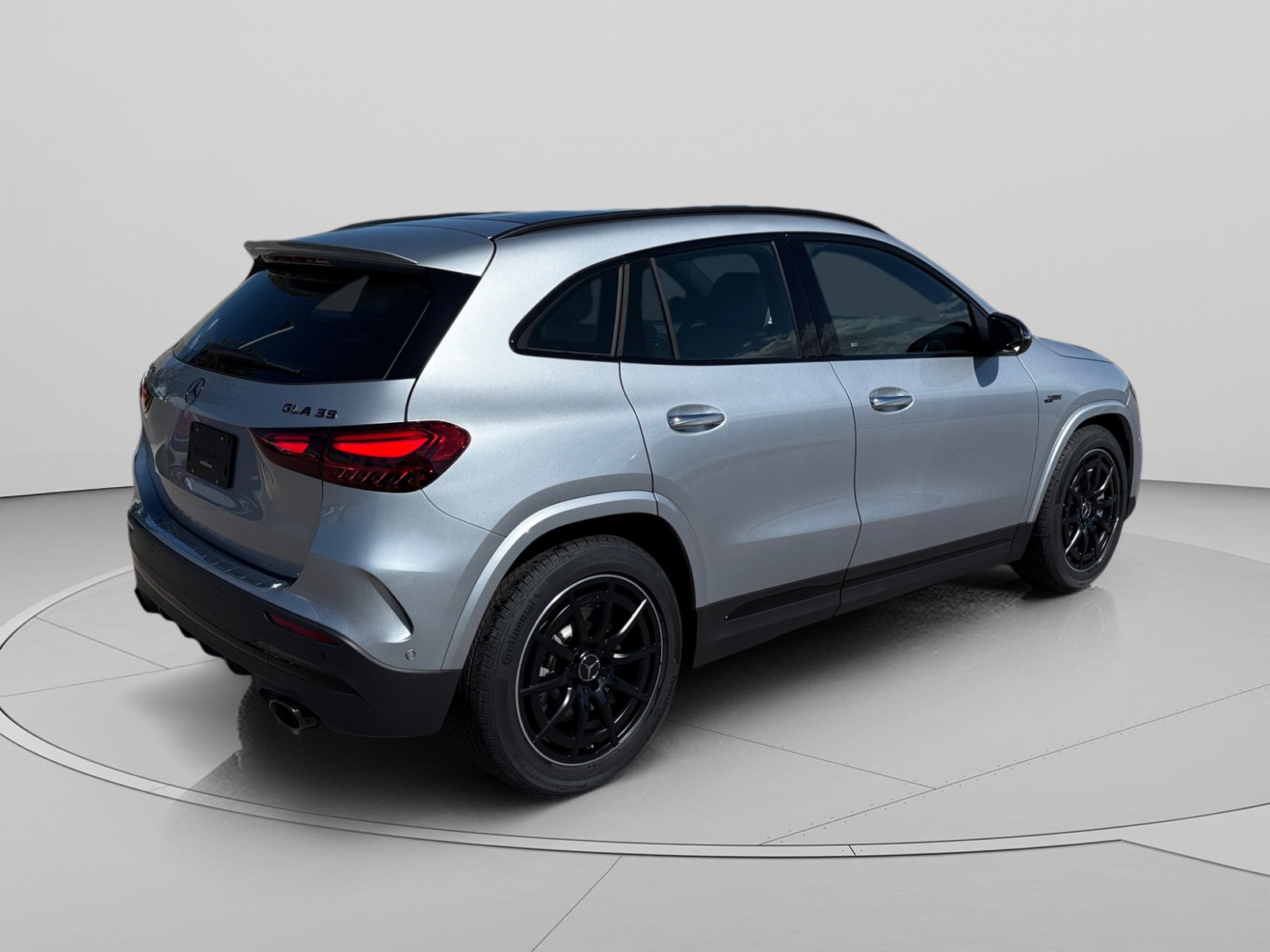 New 2026 Mercedes-Benz GLA 35 AMG 4MATIC image 5
