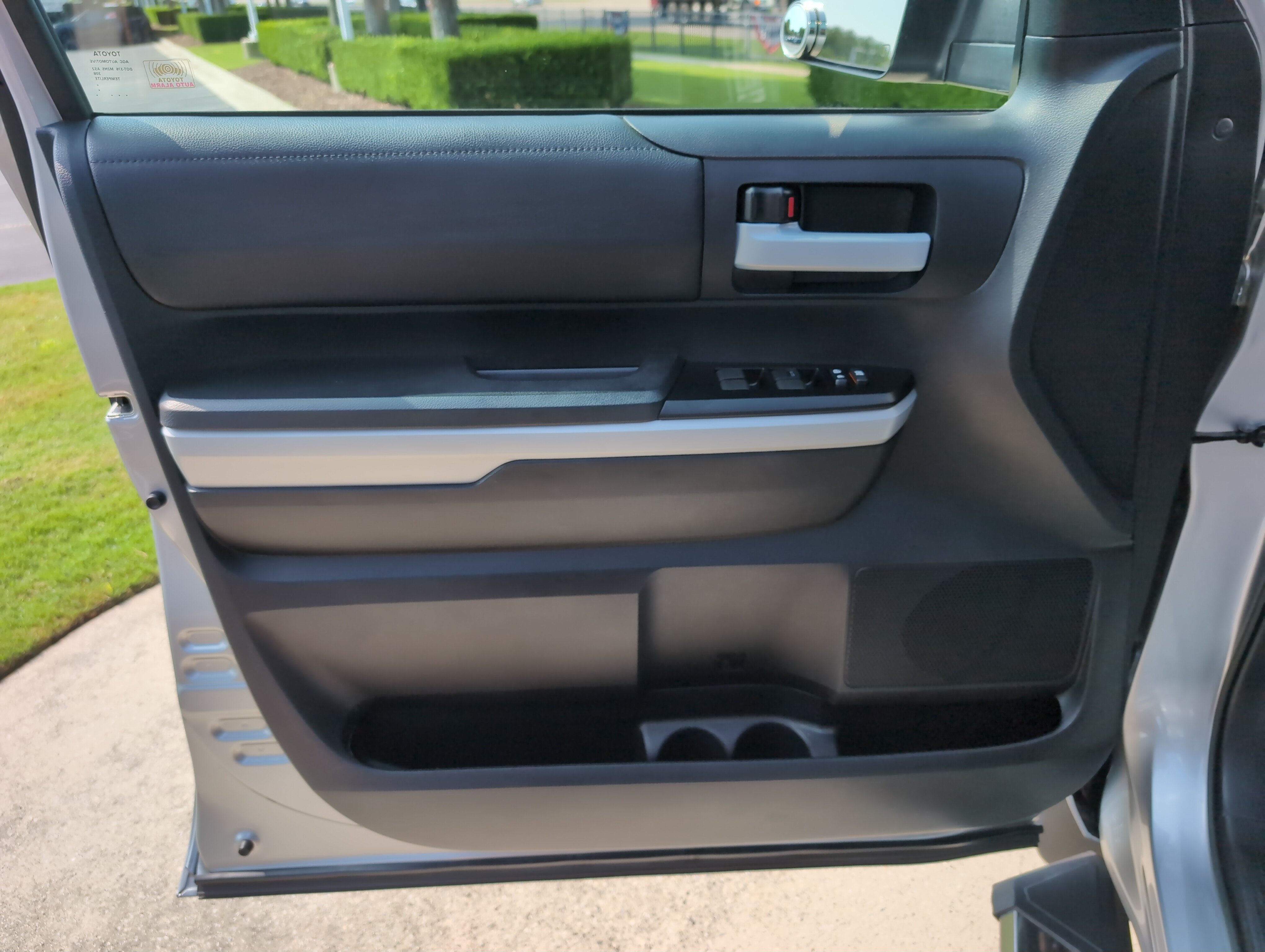Used 2019 Toyota Tundra SR5 w/ SR5 Upgrade Package RWD image 14