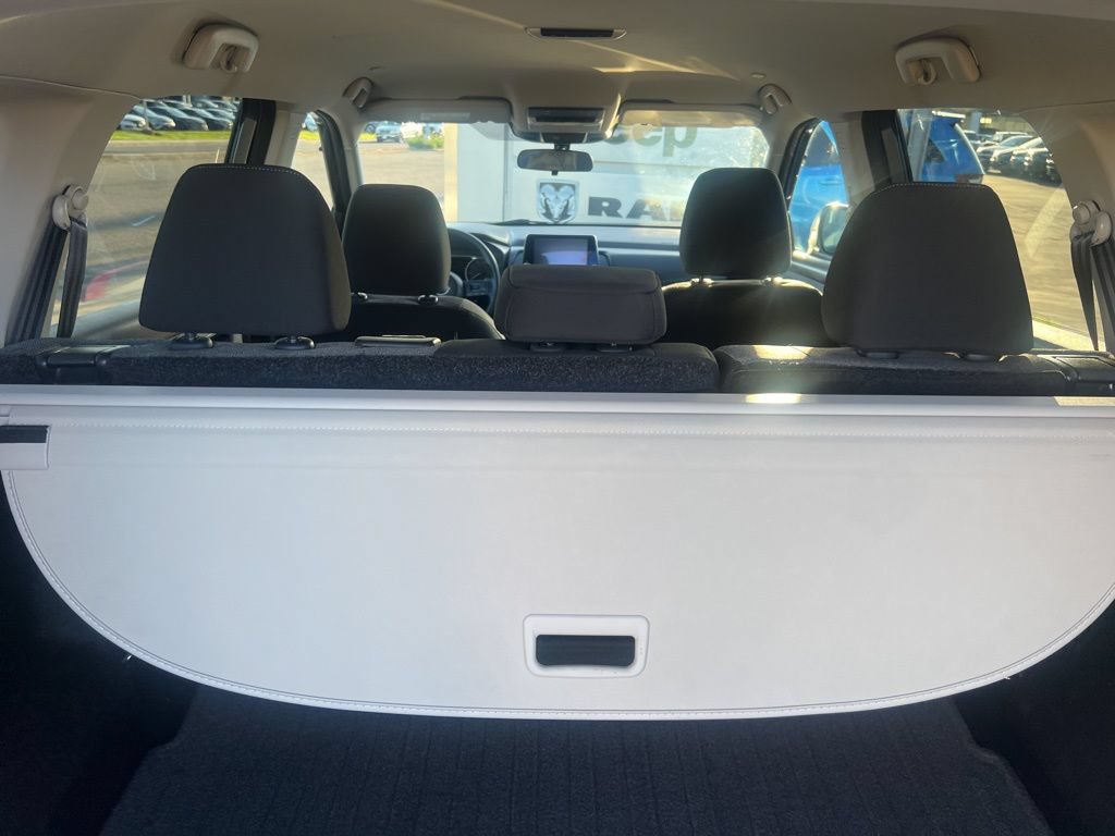 Used 2023 Nissan Rogue SV FWD image 41