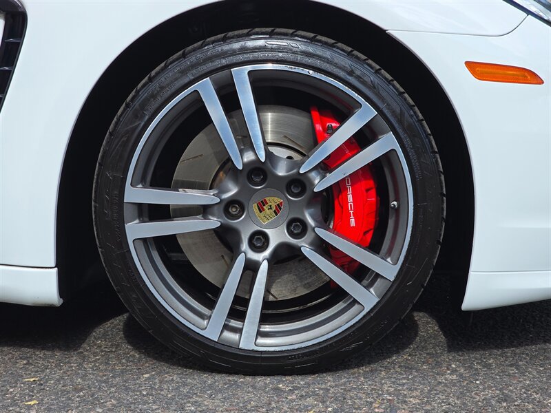 Used 2014 Porsche Panamera AWD/4WD image 39