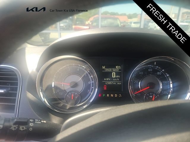 Used 2014 Chrysler Town & Country Touring FWD image 3