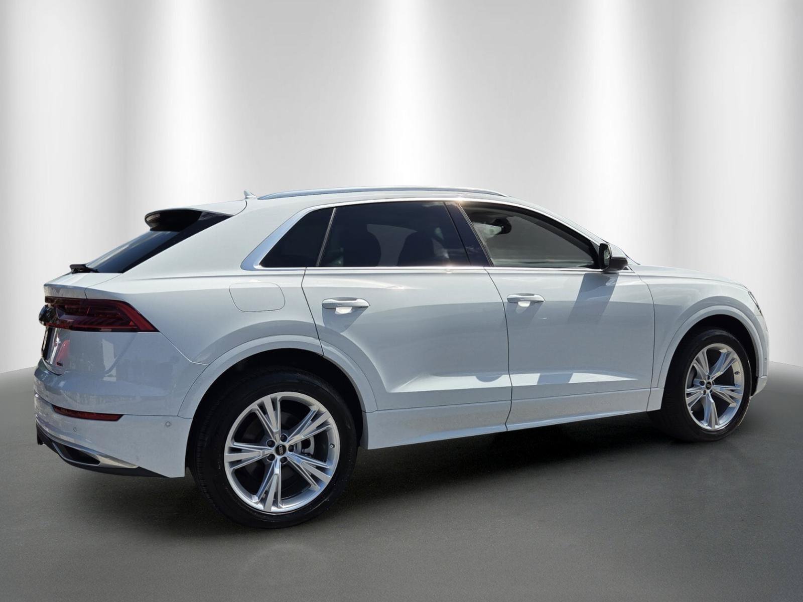 Used 2023 Audi Q8 Premium Plus AWD/4WD image 7