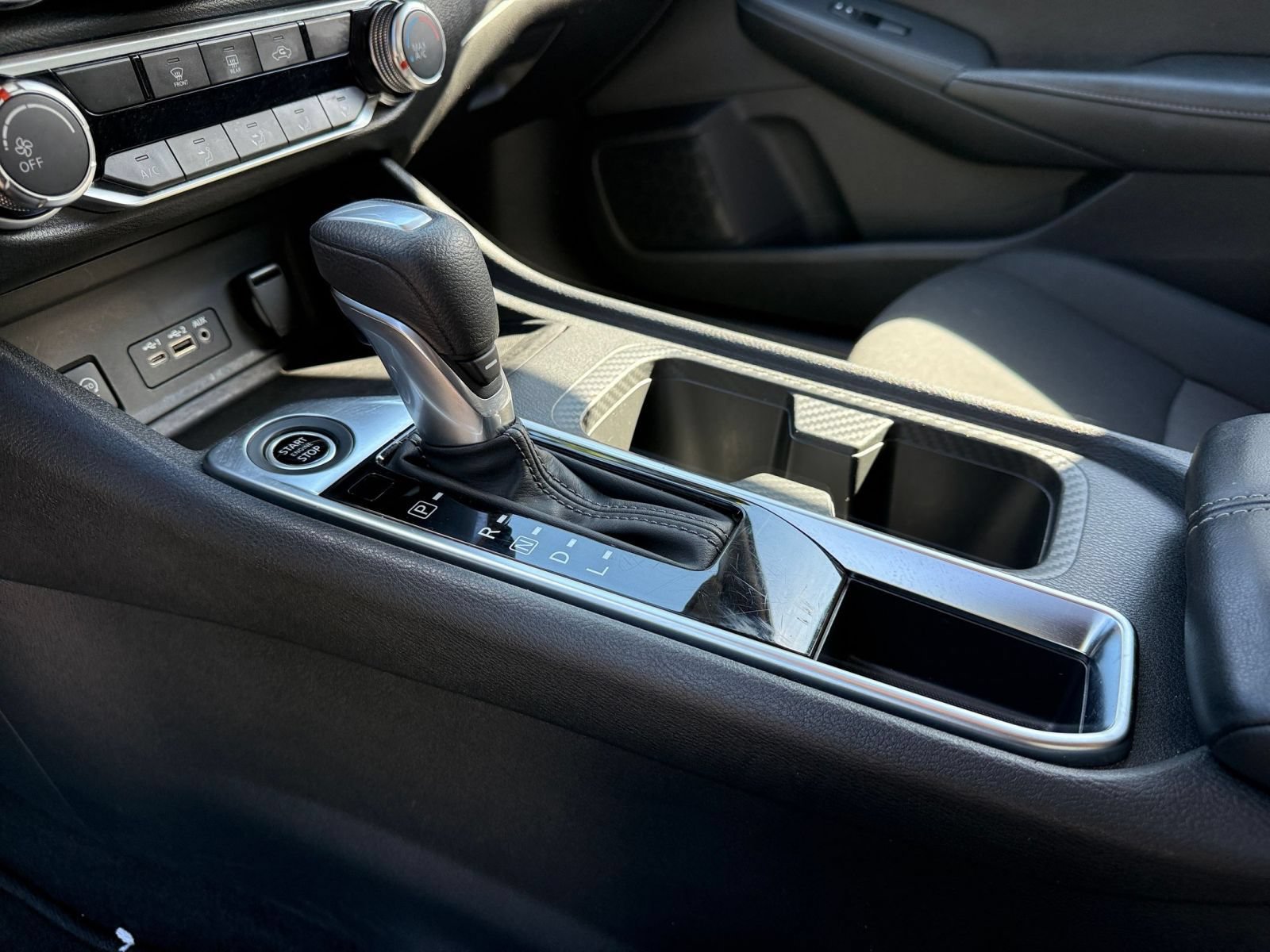 Used 2025 Nissan Sentra SV FWD image 37