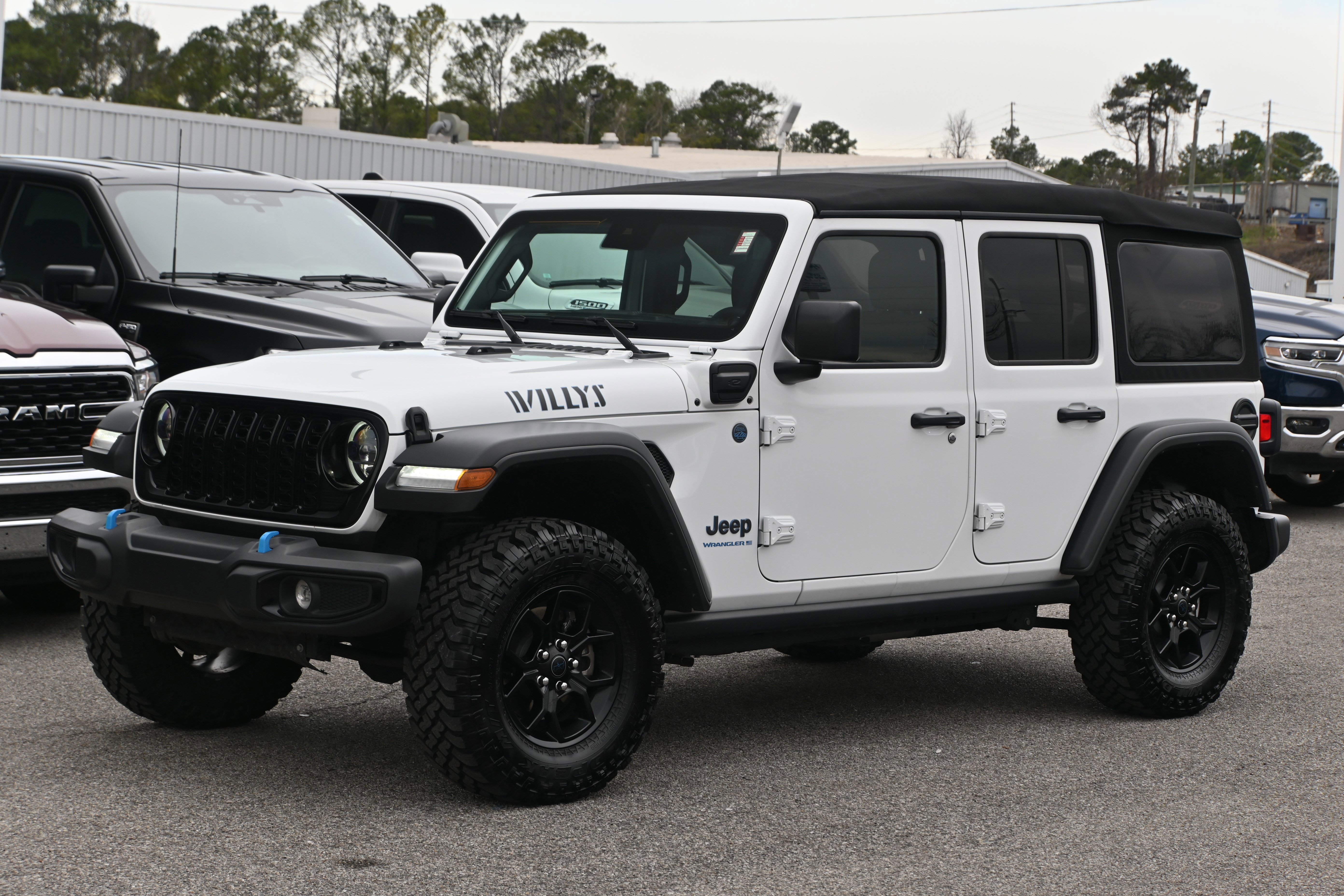 Used 2024 Jeep Wrangler Willys image 8