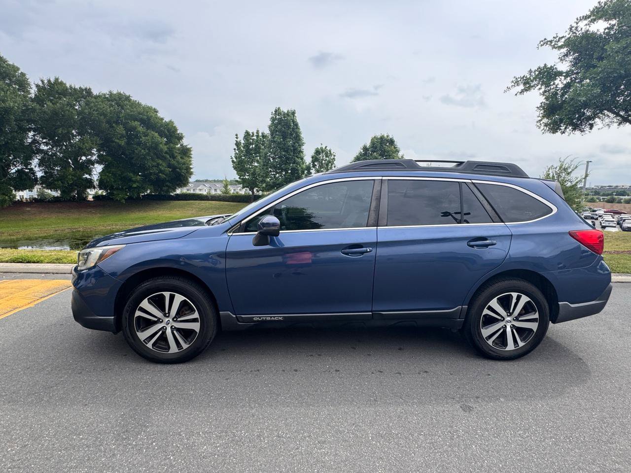 Used 2019 Subaru Outback 2.5i Limited AWD/4WD image 9