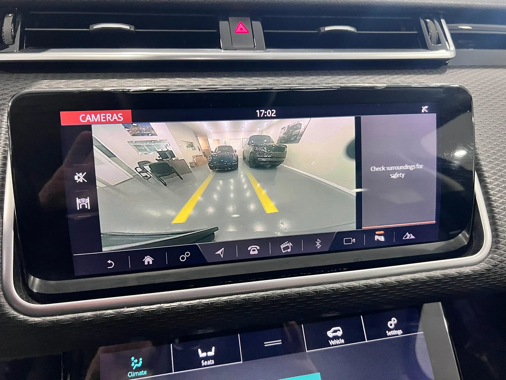 Used 2018 Land Rover Range Rover Velar S AWD/4WD image 31