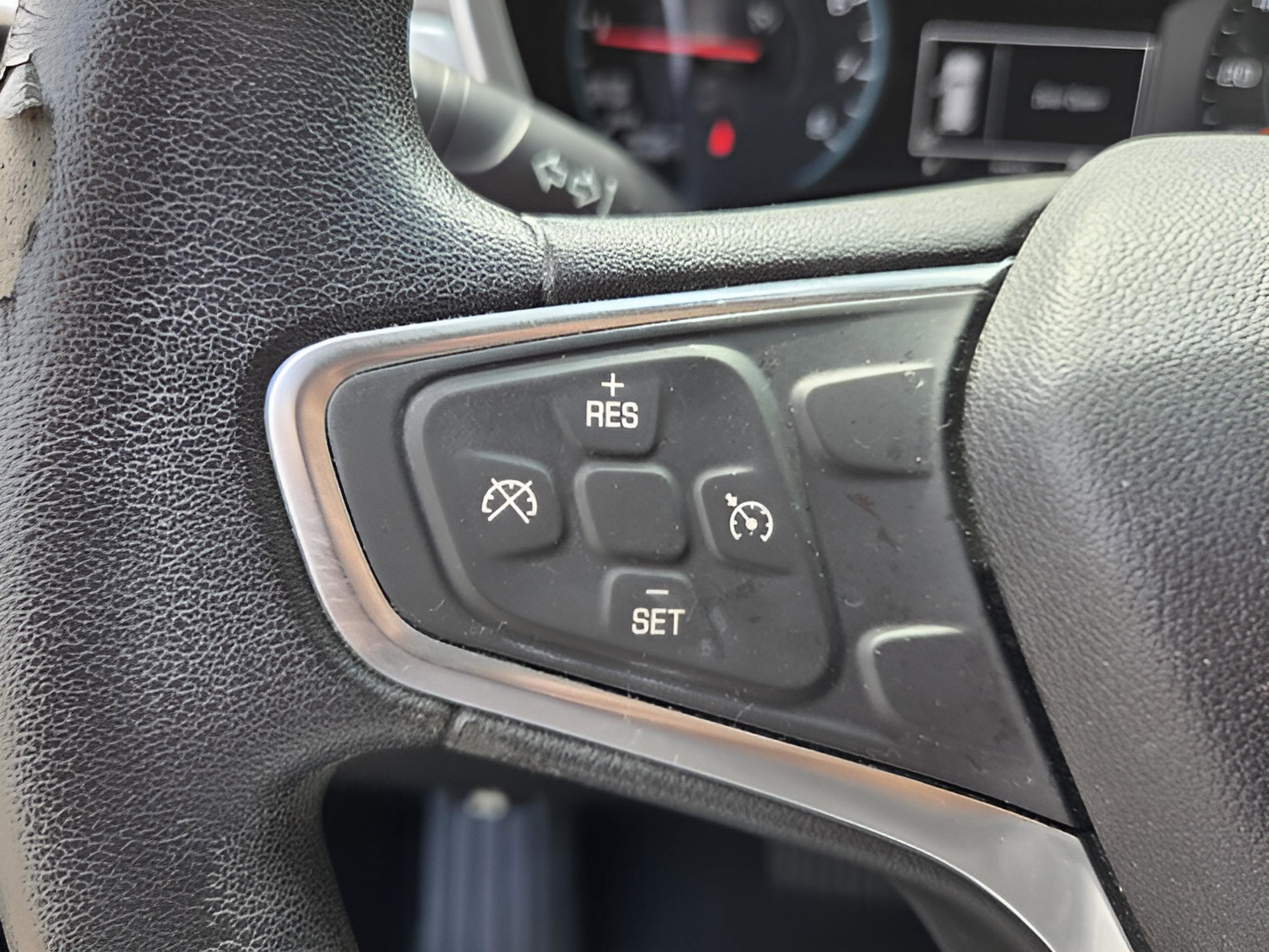 Used 2018 Chevrolet Equinox LS FWD image 24