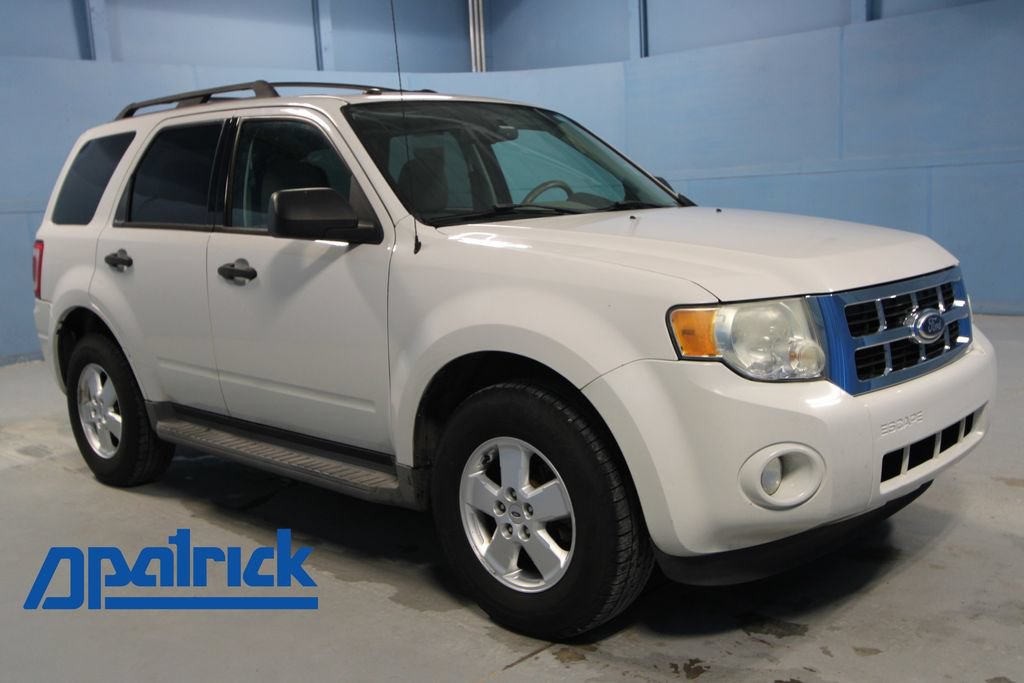 Used 2011 Ford Escape XLT w/ 201A Rapid Spec Order Code FWD image 1