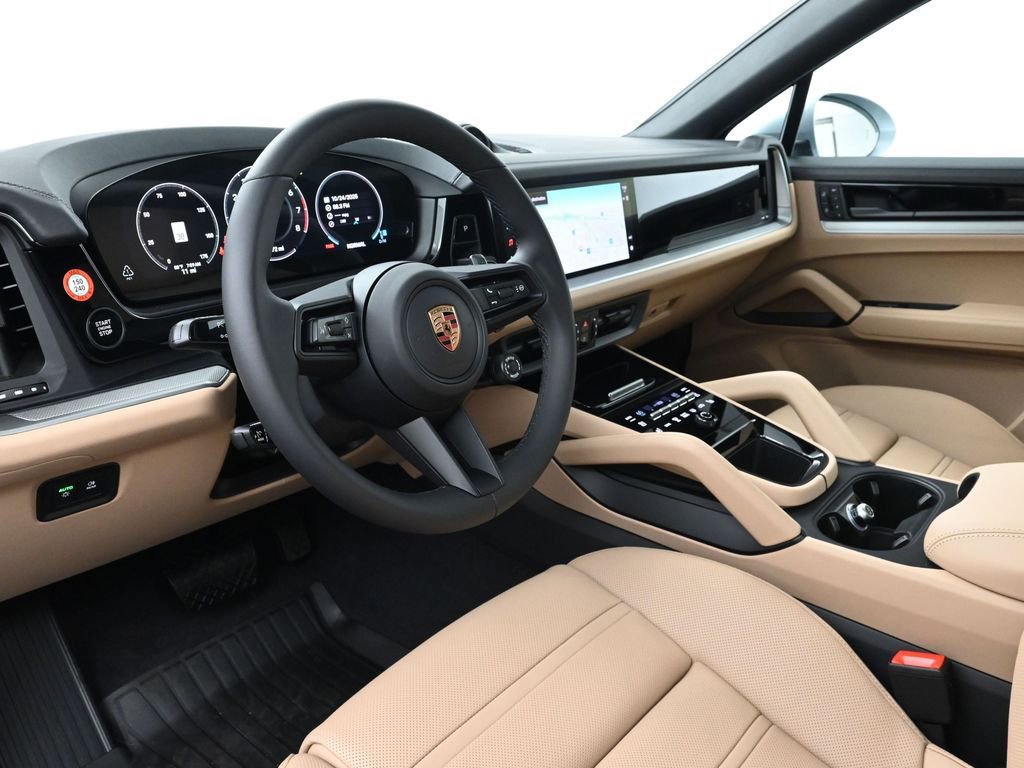 Certified 2026 Porsche Cayenne Coupe AWD/4WD image 4