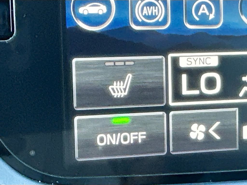 Used 2025 Subaru Forester Limited AWD/4WD image 21