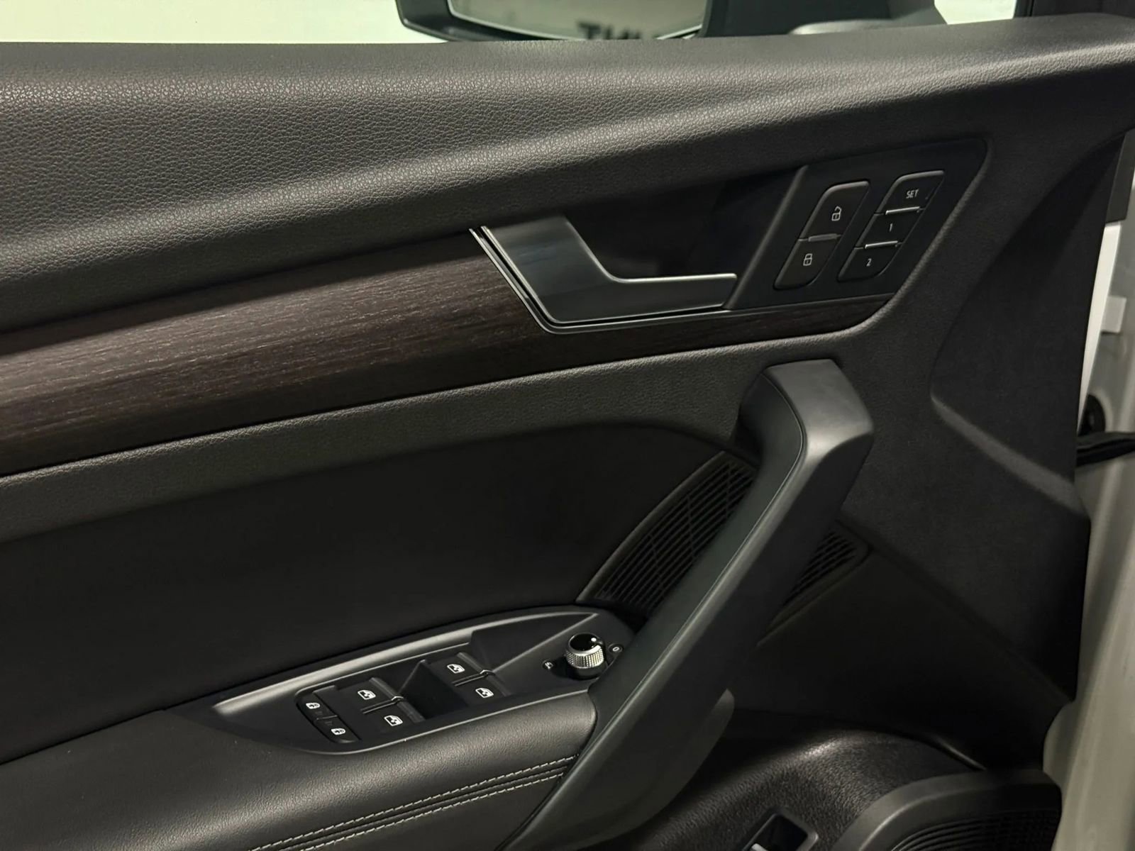 Used 2022 Audi Q5 2.0T Prestige w/ Prestige Package image 12