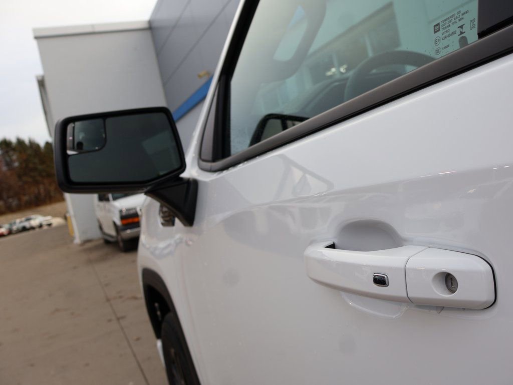 New 2026 GMC Sierra 1500 Elevation image 10