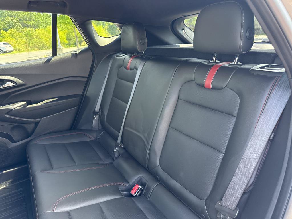 Used 2024 Chevrolet Trax RS w/ Sunroof Package FWD image 21