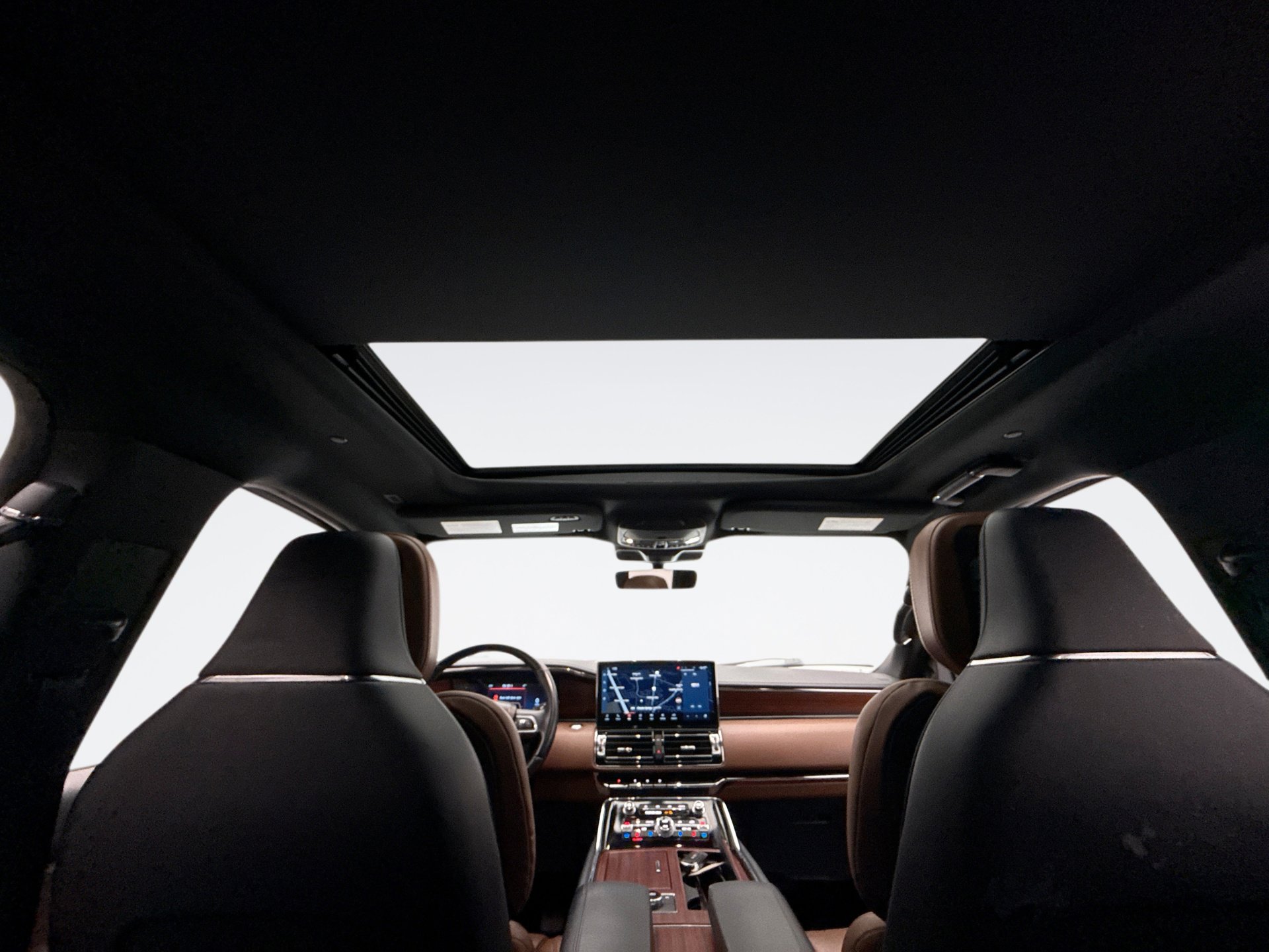 Used 2023 Lincoln Navigator L Reserve w/ Monochromatic Package image 18