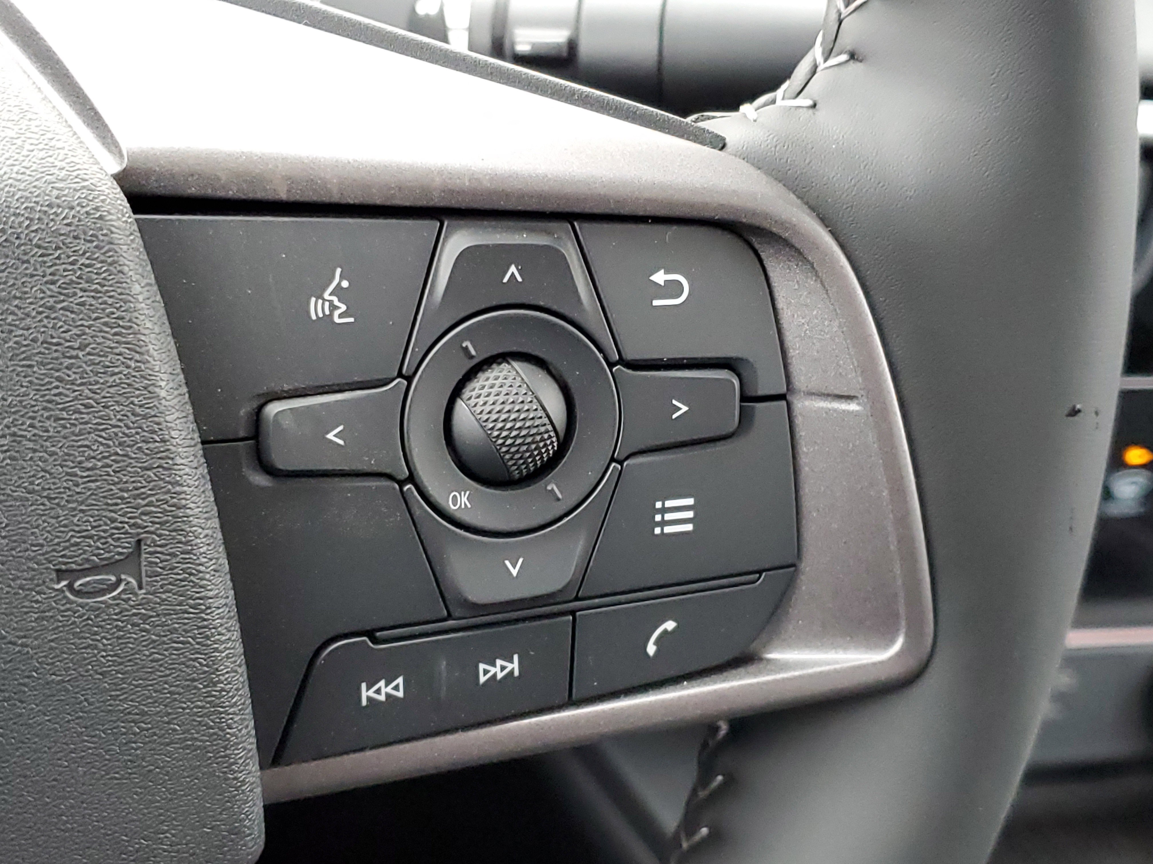 New 2026 Nissan Sentra SV w/ SV Convenience Package image 9