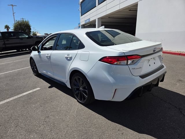 Used 2025 Toyota Corolla SE w/ Convenience Package FWD image 4