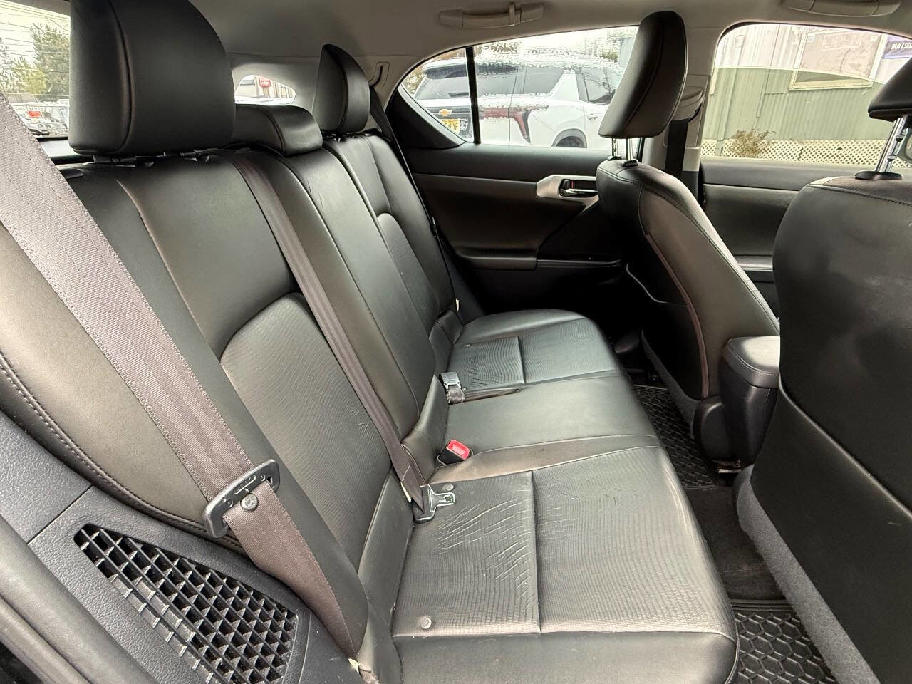 Used 2012 Lexus CT 200h Premium image 11