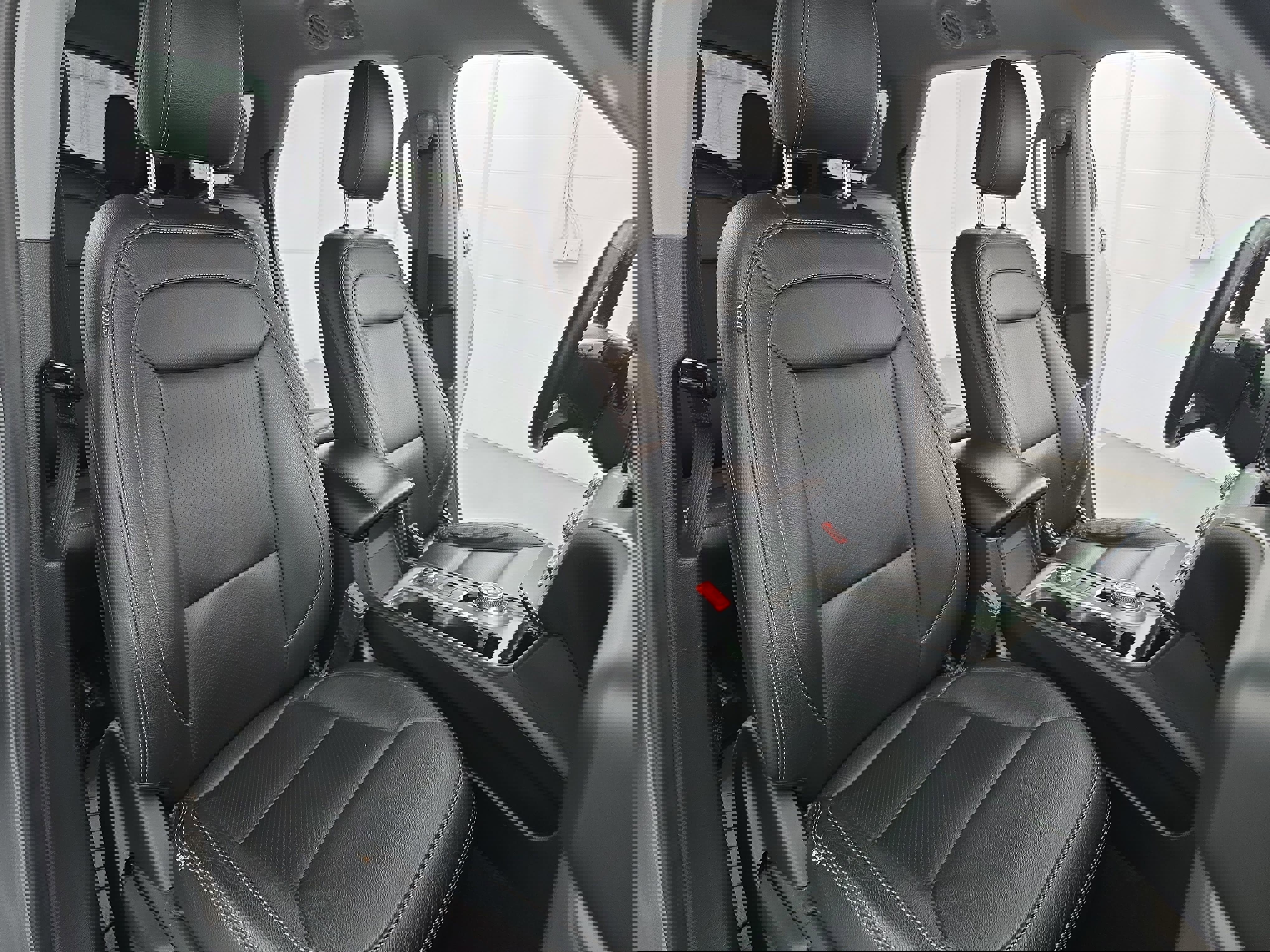 Used 2022 Ford Explorer XLT w/ Class IV Trailer Tow Package image 10