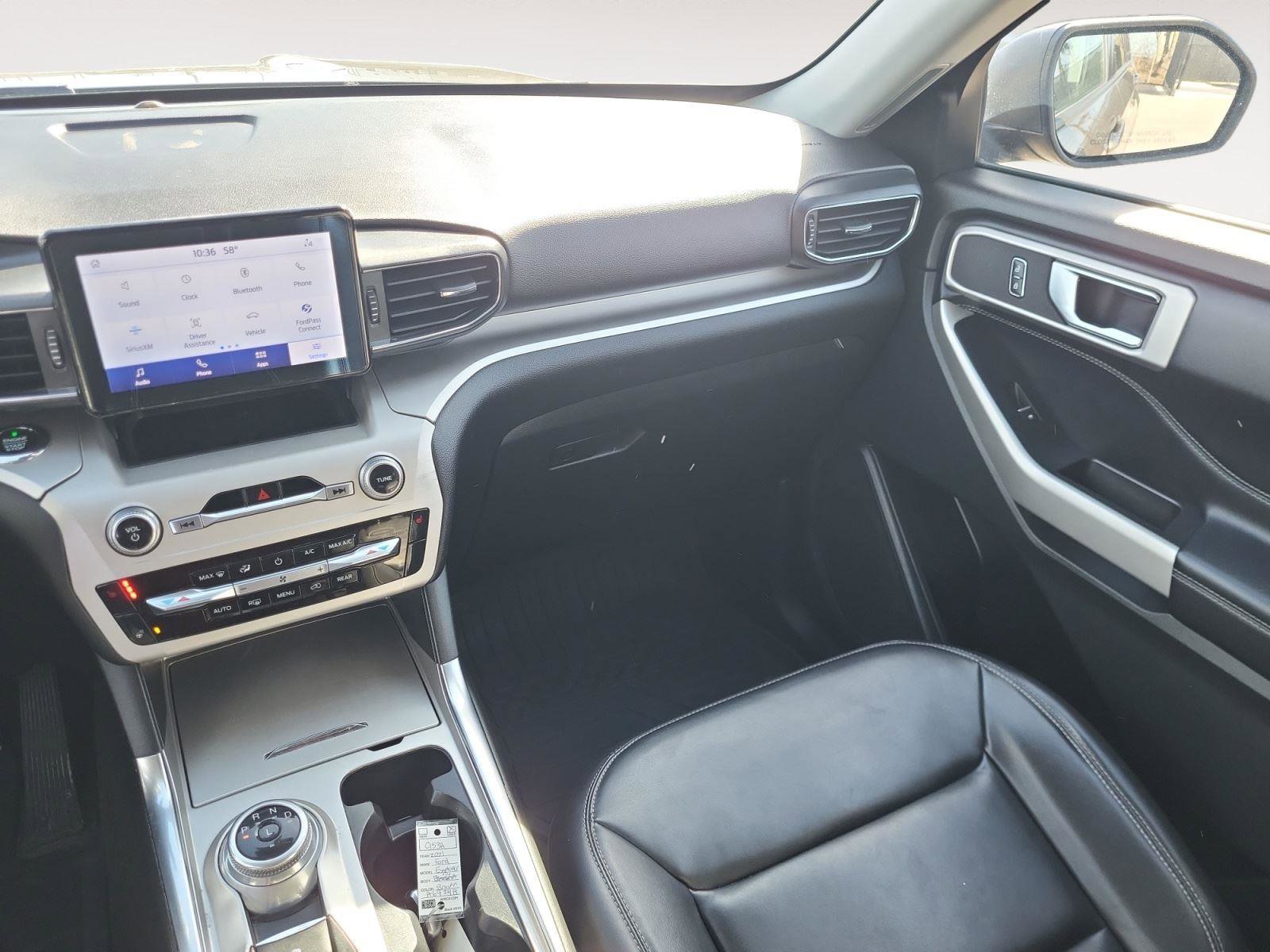 Used 2021 Ford Explorer XLT w/ Equipment Group 202A image 12