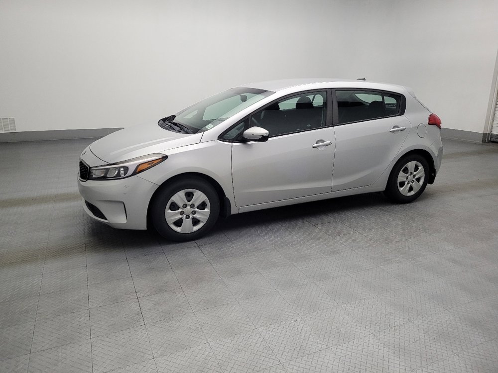 Used 2017 Kia Forte LX image 2