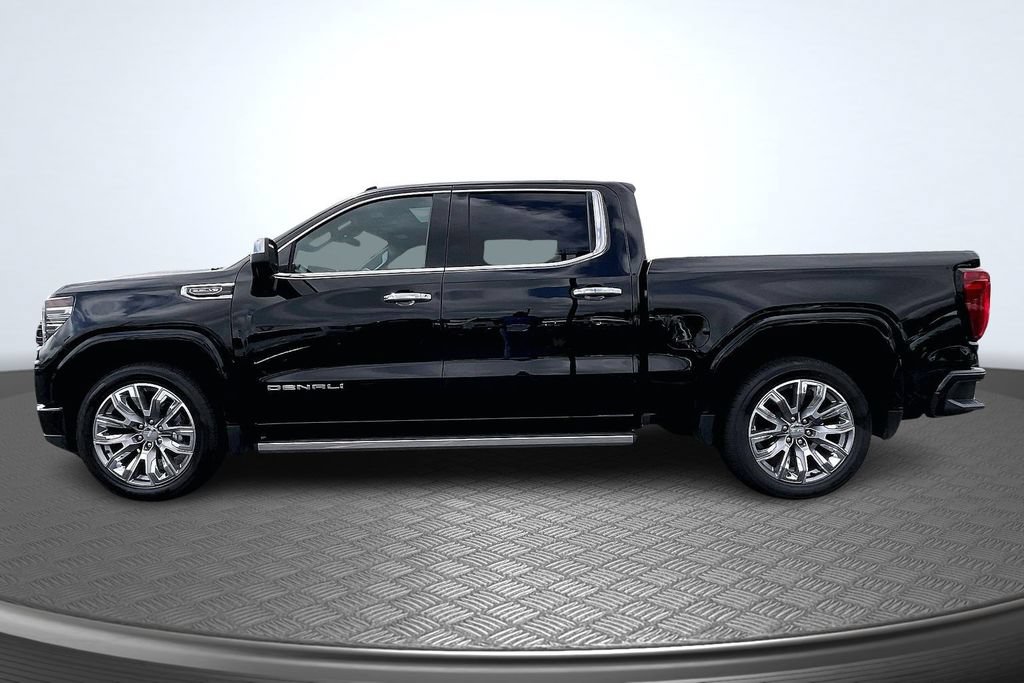Used 2024 GMC Sierra 1500 Denali w/ Denali Reserve Package AWD/4WD image 8