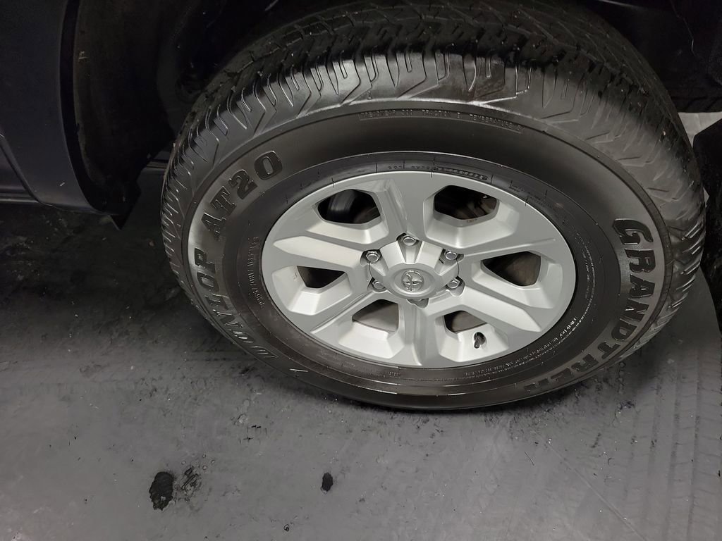 Used 2022 Toyota 4Runner SR5 image 10