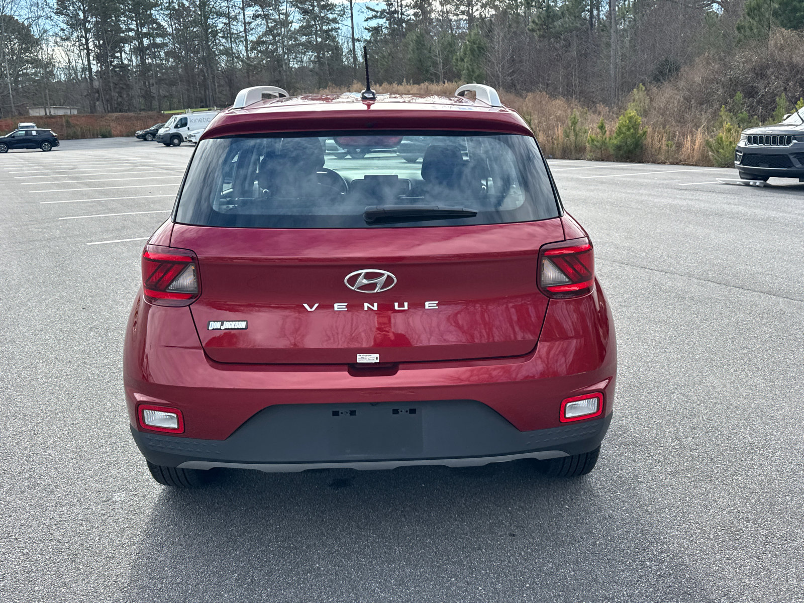 Used 2025 Hyundai Venue SEL image 6