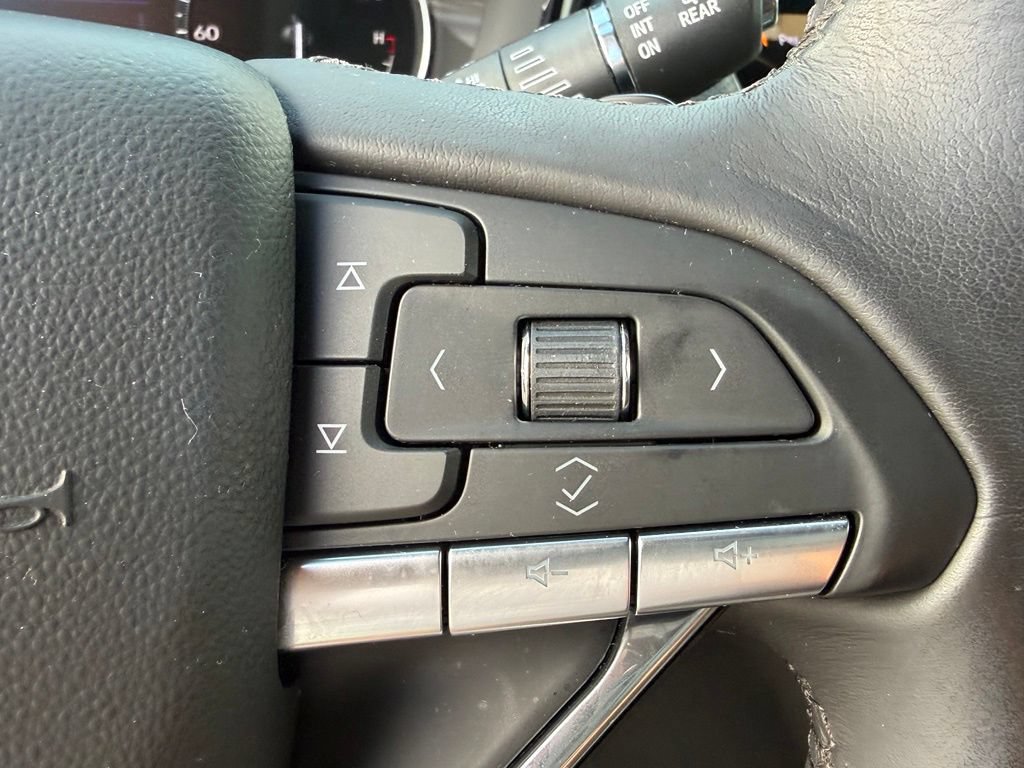 Used 2024 Cadillac XT6 Luxury FWD image 30