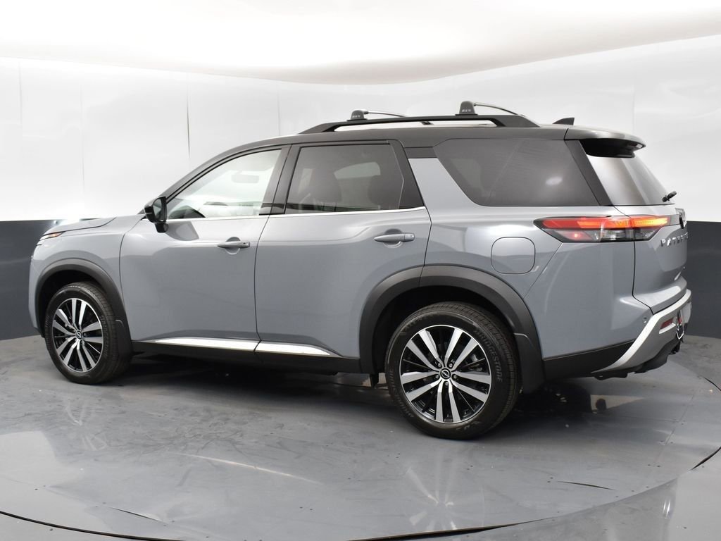 New 2025 Nissan Pathfinder Platinum w/ Cargo Package image 5