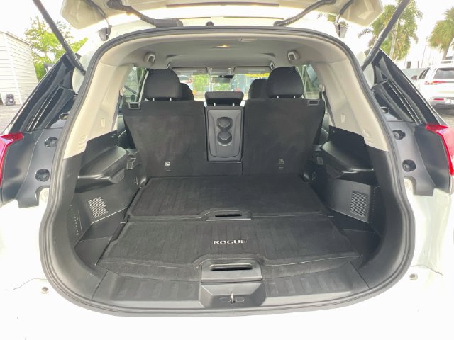 Used 2019 Nissan Rogue S w/ Special Edition Package FWD image 20