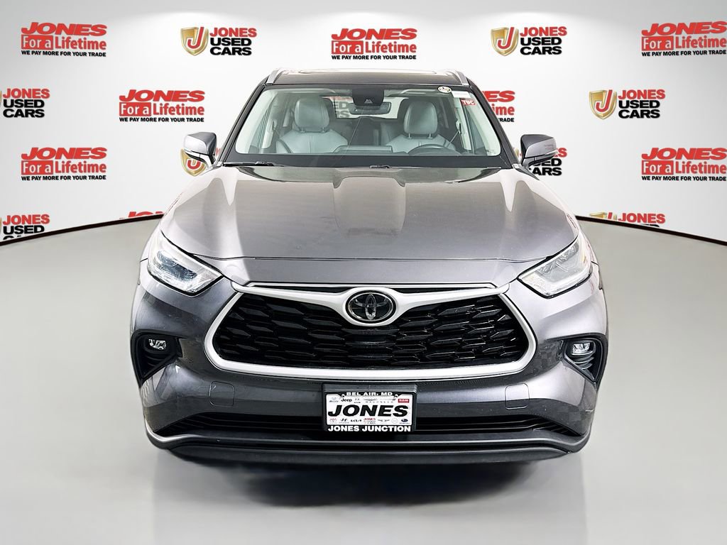 Used 2021 Toyota Highlander XLE image 12