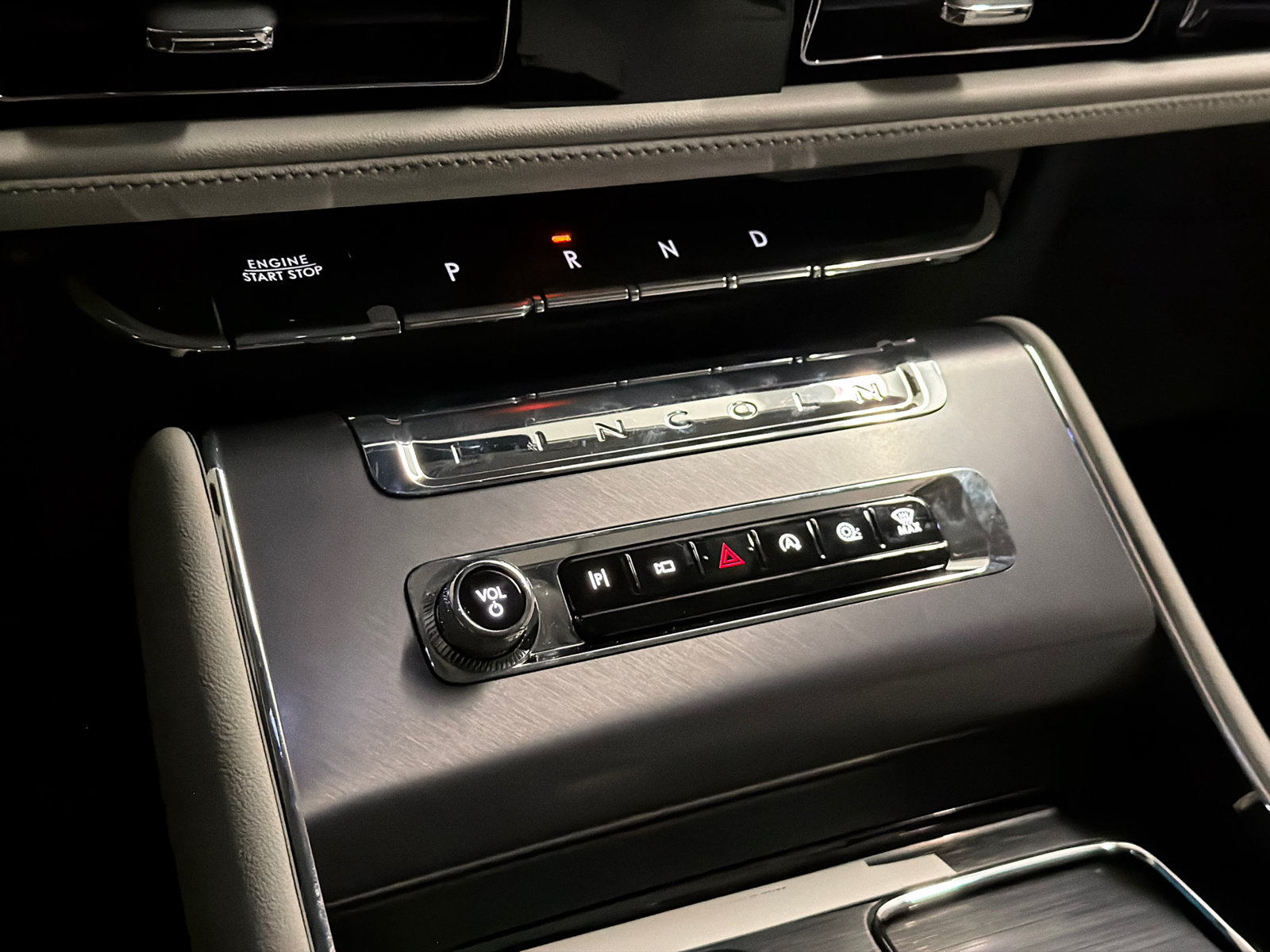 New 2027 Lincoln Aviator AWD image 31