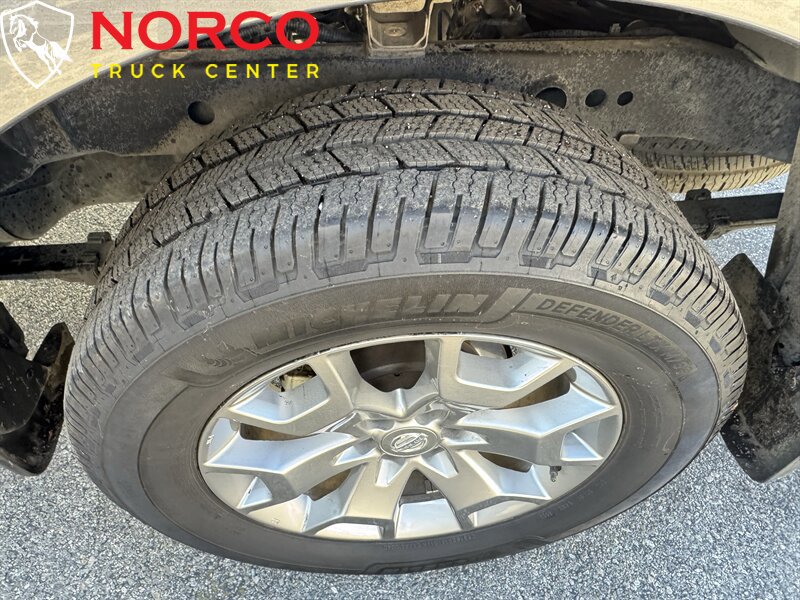 Used 2021 Nissan Frontier SV RWD image 11
