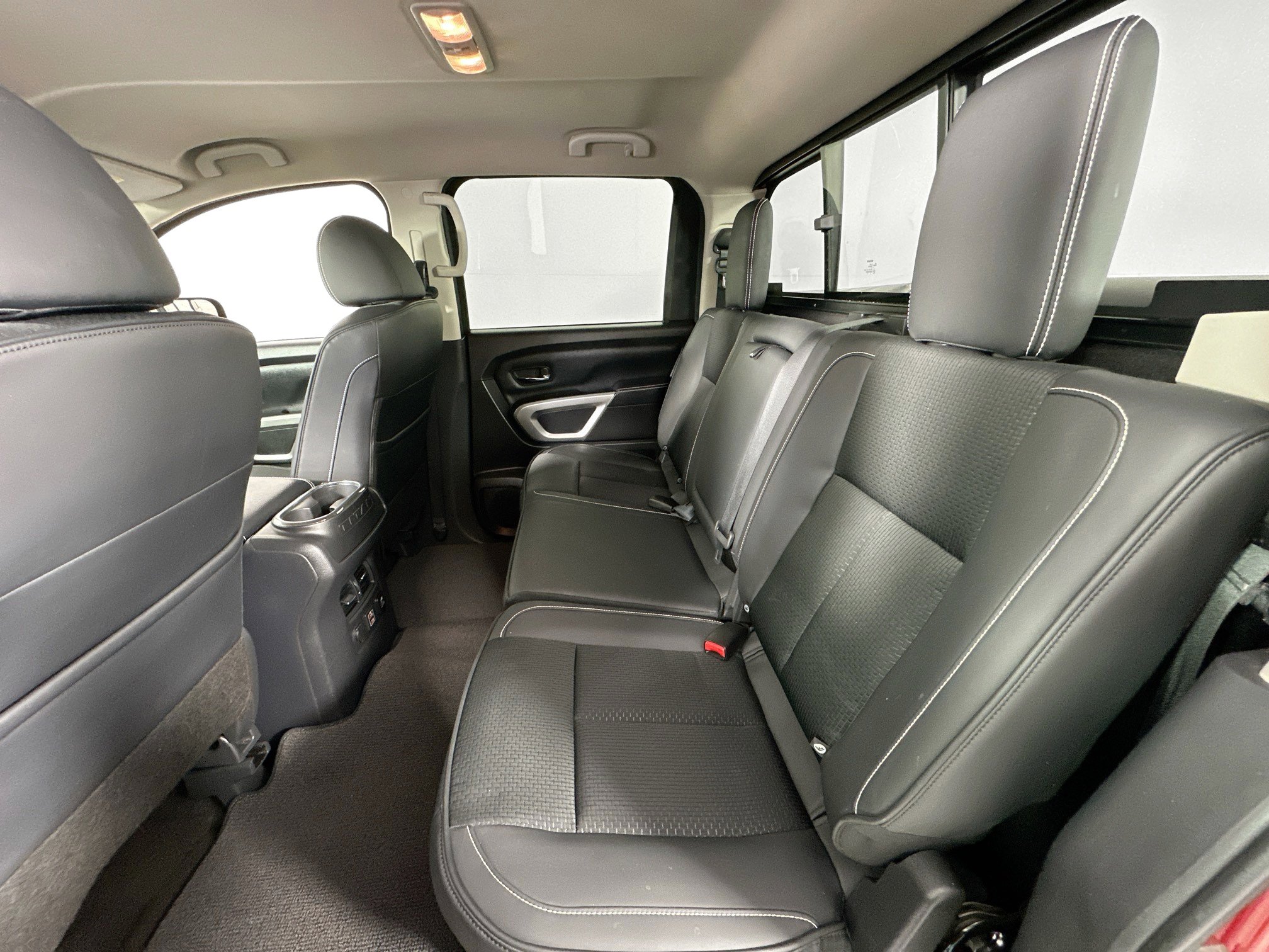 Used 2019 Nissan Titan PRO-4X image 23