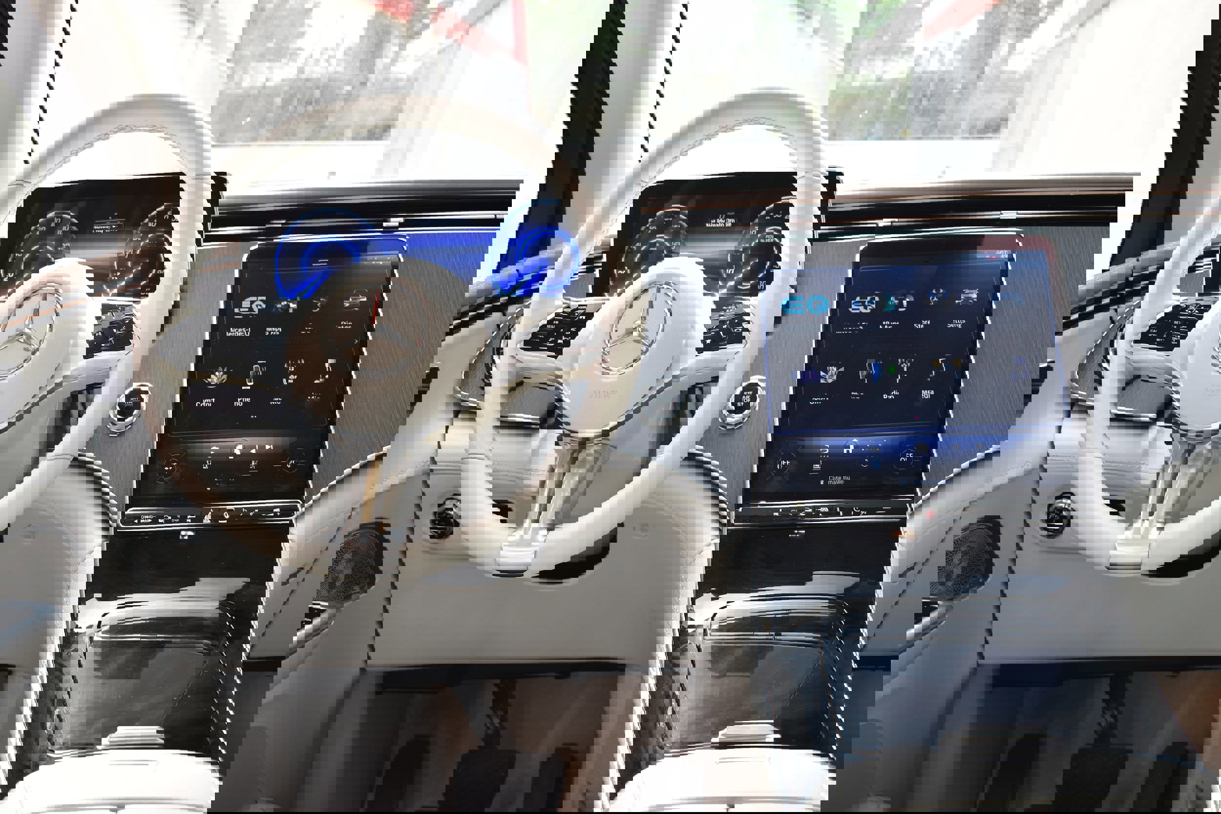 Used 2023 Mercedes-Benz EQE 500 4MATIC SUV image 29