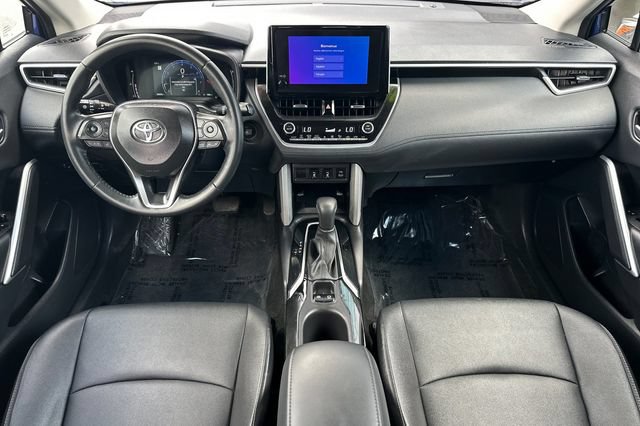 Certified 2025 Toyota Corolla Cross XLE FWD image 17