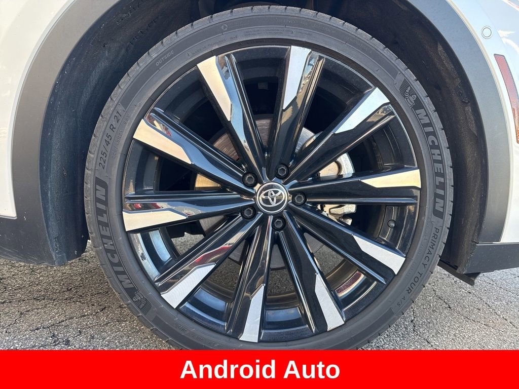 Used 2023 Toyota Crown Platinum image 17