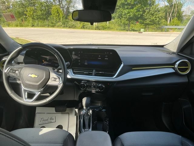 Used 2024 Chevrolet Trax LT w/ Driver Confidence Package FWD image 21